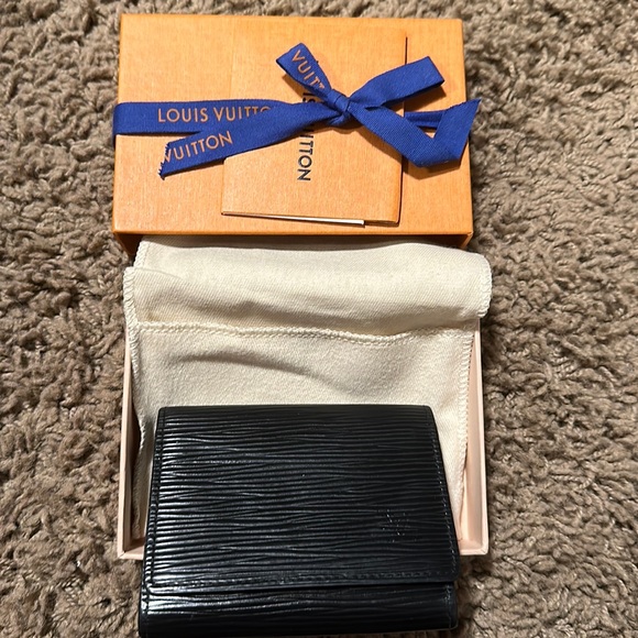 Accessories - Louis Vuitton Black Epi Enveloppe Carte De Visite Card Case